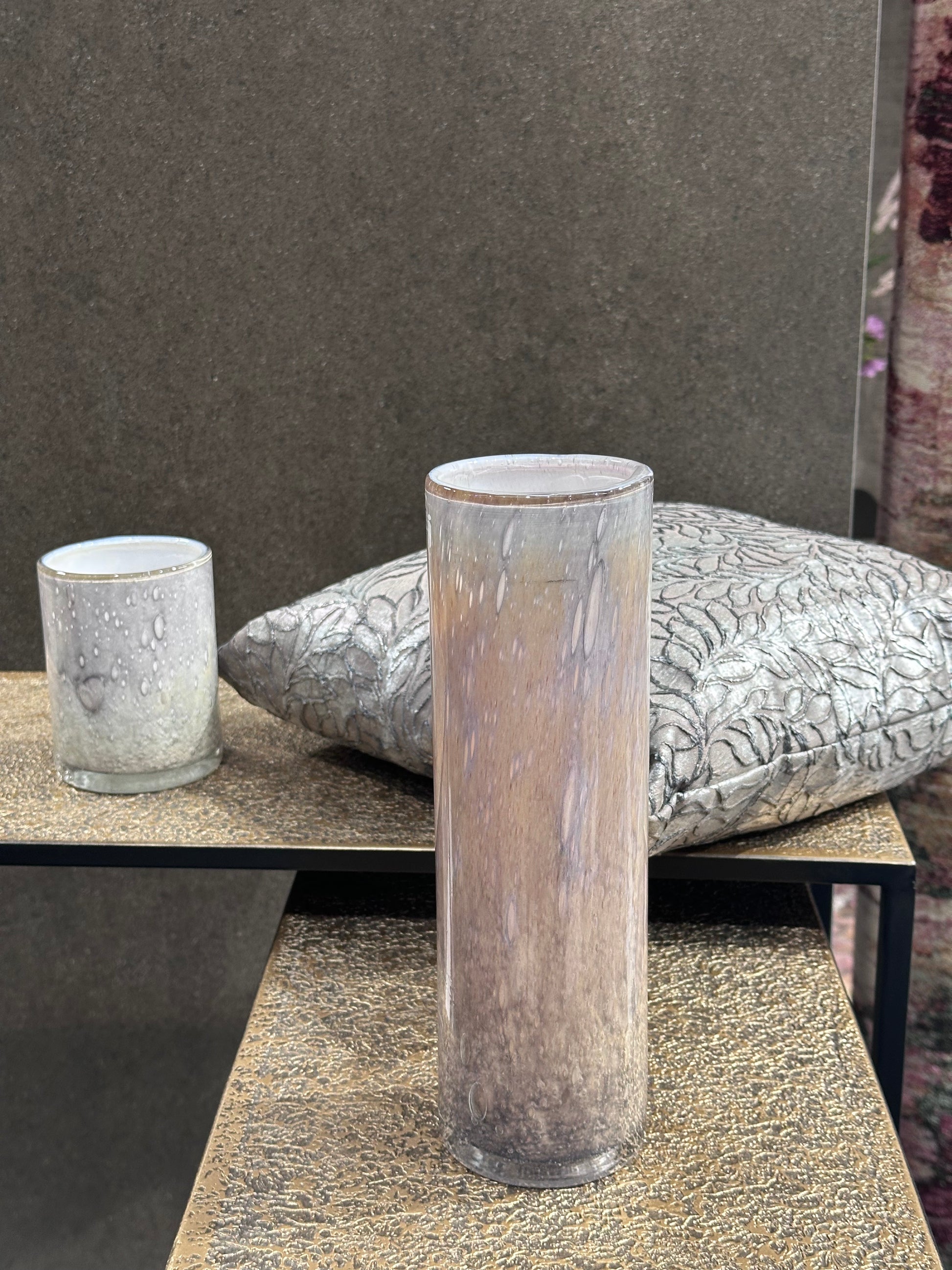 kezzel_keszitett_uveg_vaza_cylinder_s_pipe_forma_nebelung_szin