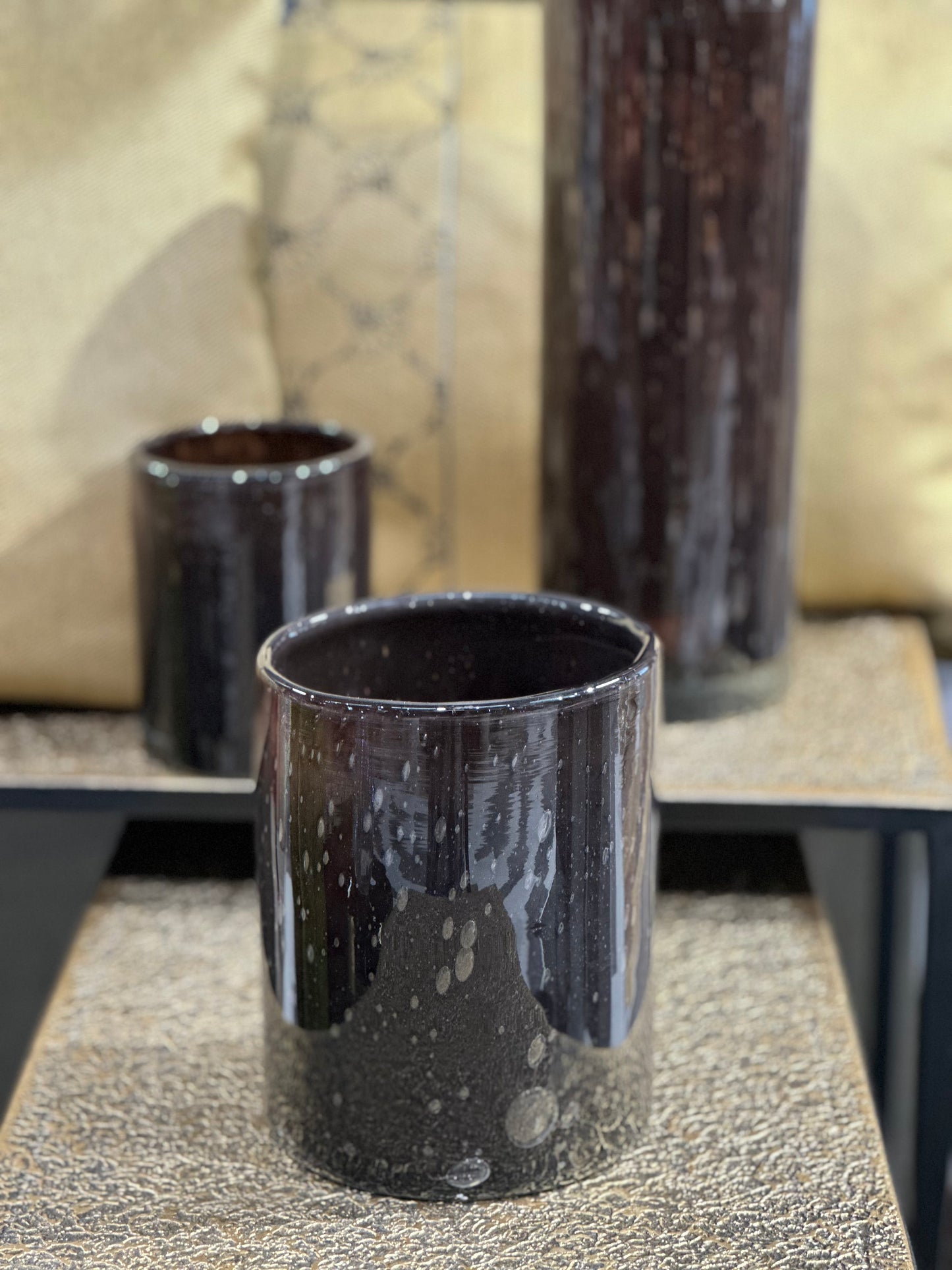 kezzel_keszitett_uveg_vaza_pipe_cylinder  forma brunette barna