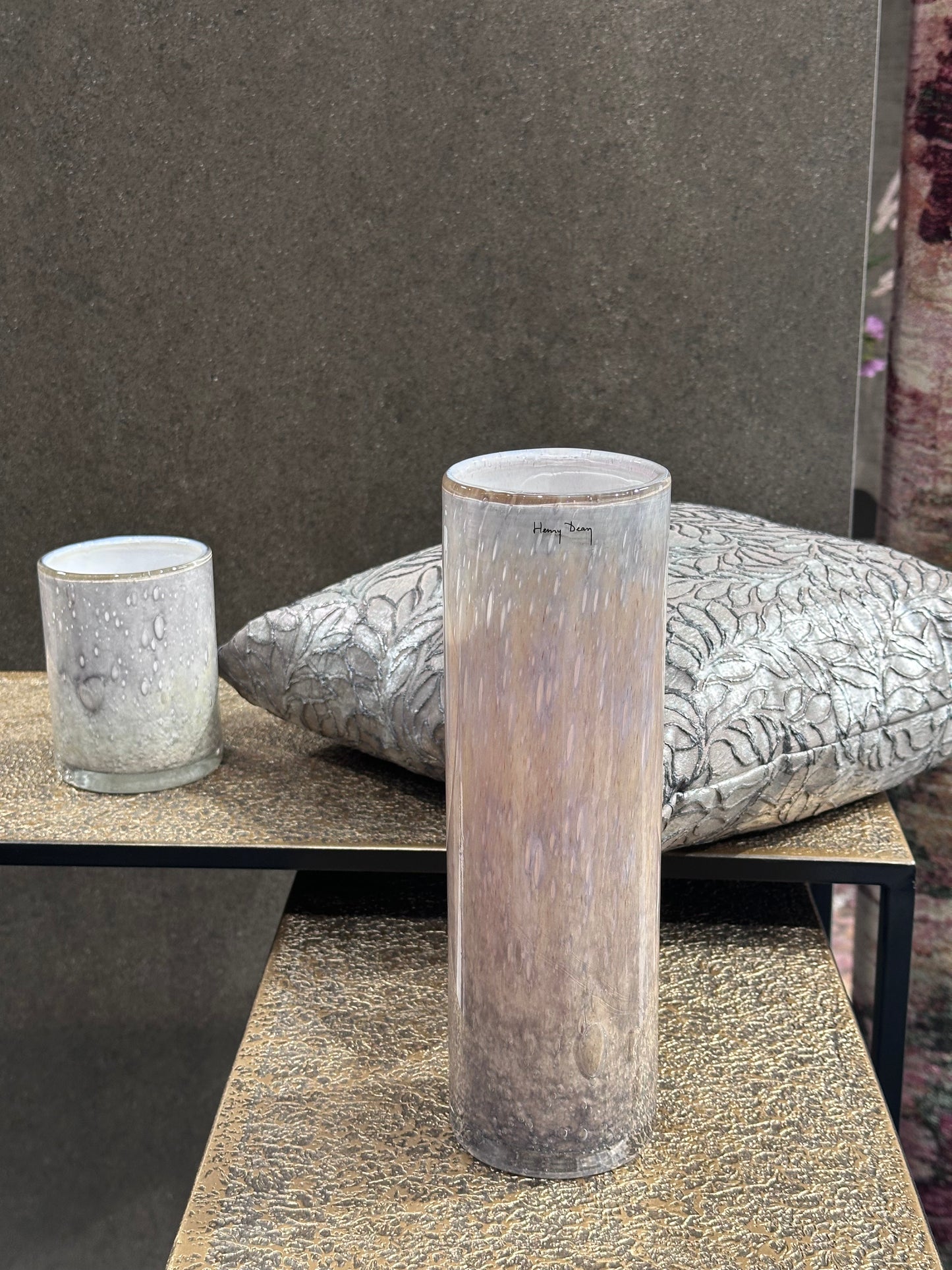kezzel_keszitett_uveg_vaza_cylinder_s_pipe_forma_nebelung_szin