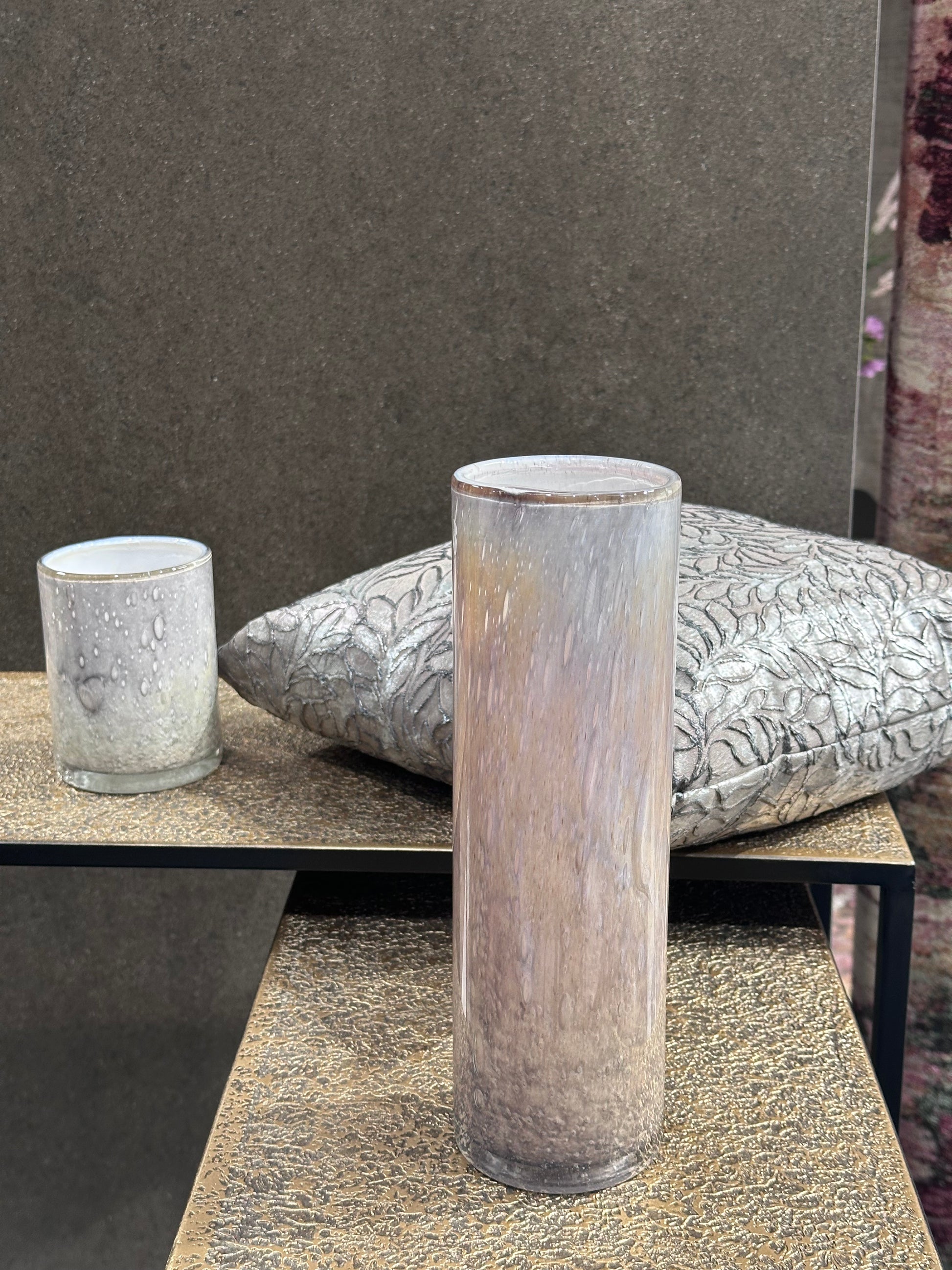 kezzel_keszitett_uveg_vaza_cylinder_s_pipe_forma_nebelung_szin