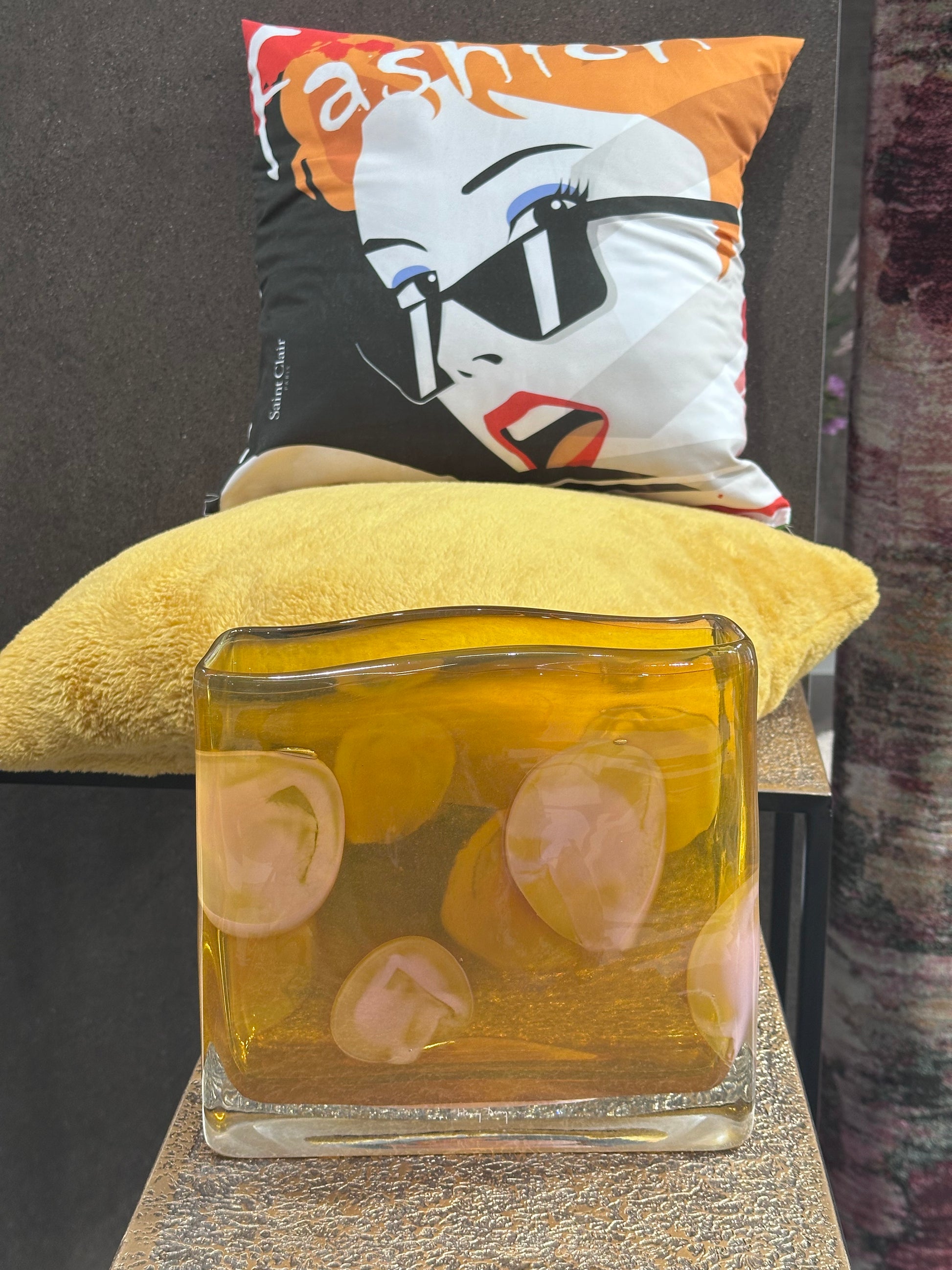 kezzel_keszitett_uveg_vaza_medusa amber